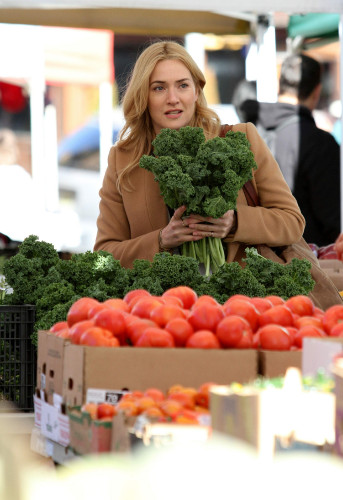 Kate Winslet 'Collateral Beauty' Set 014