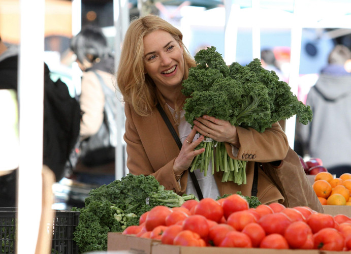 Kate Winslet 'Collateral Beauty' Set 031
